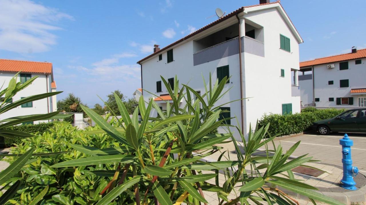 Apartments Vabec Малинска Экстерьер фото