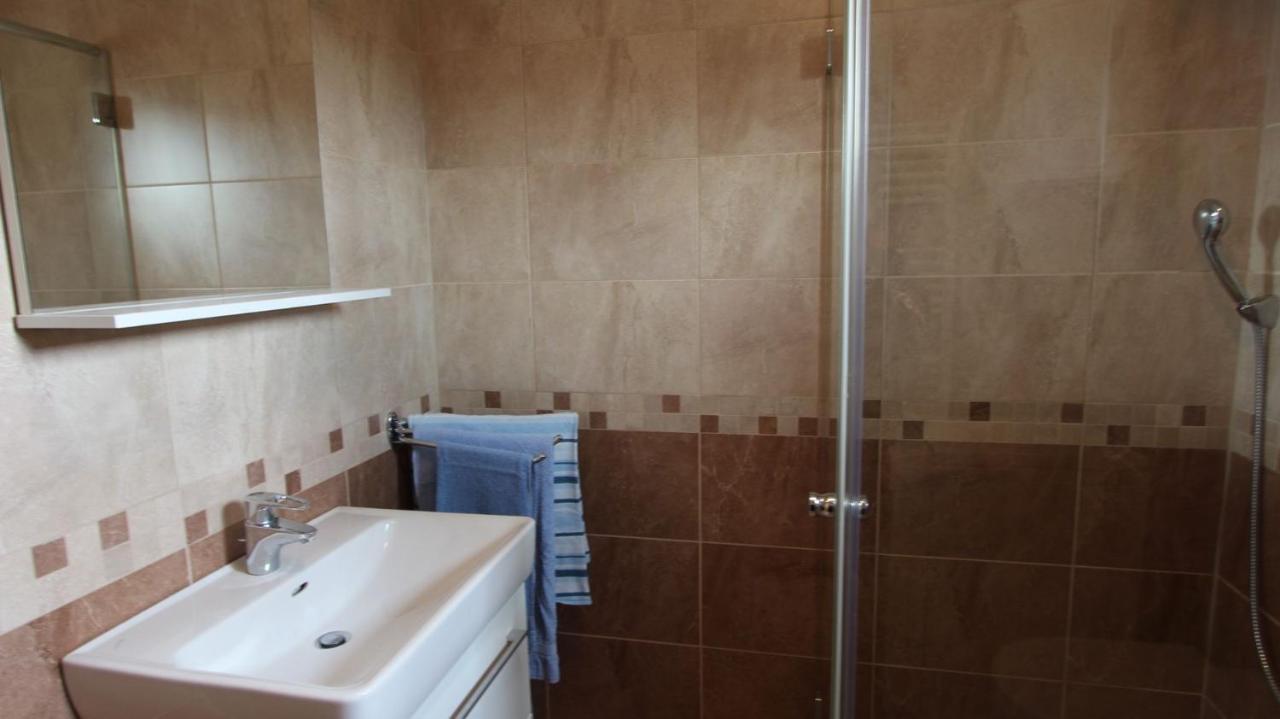Apartments Vabec Малинска Экстерьер фото